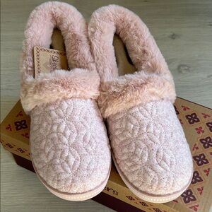 Skechers Women's Pink Quilted Slippers